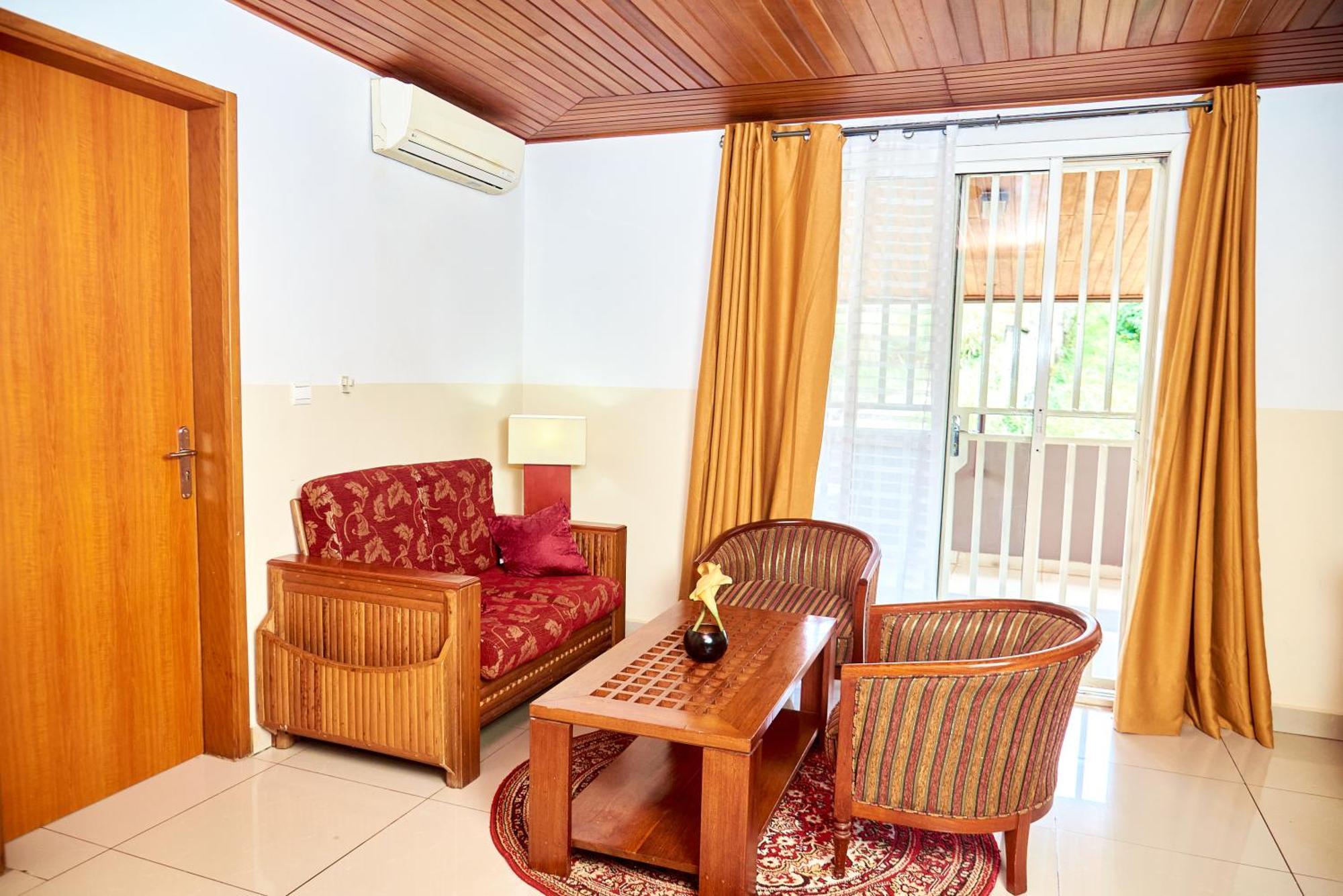 Congress Hotel Yaounde Luaran gambar